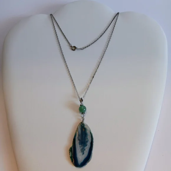 Beautiful 31" Agate Geode Slice Pendant SSilver Chain Spring Ring Vibrant Color - Picture 6 of 6